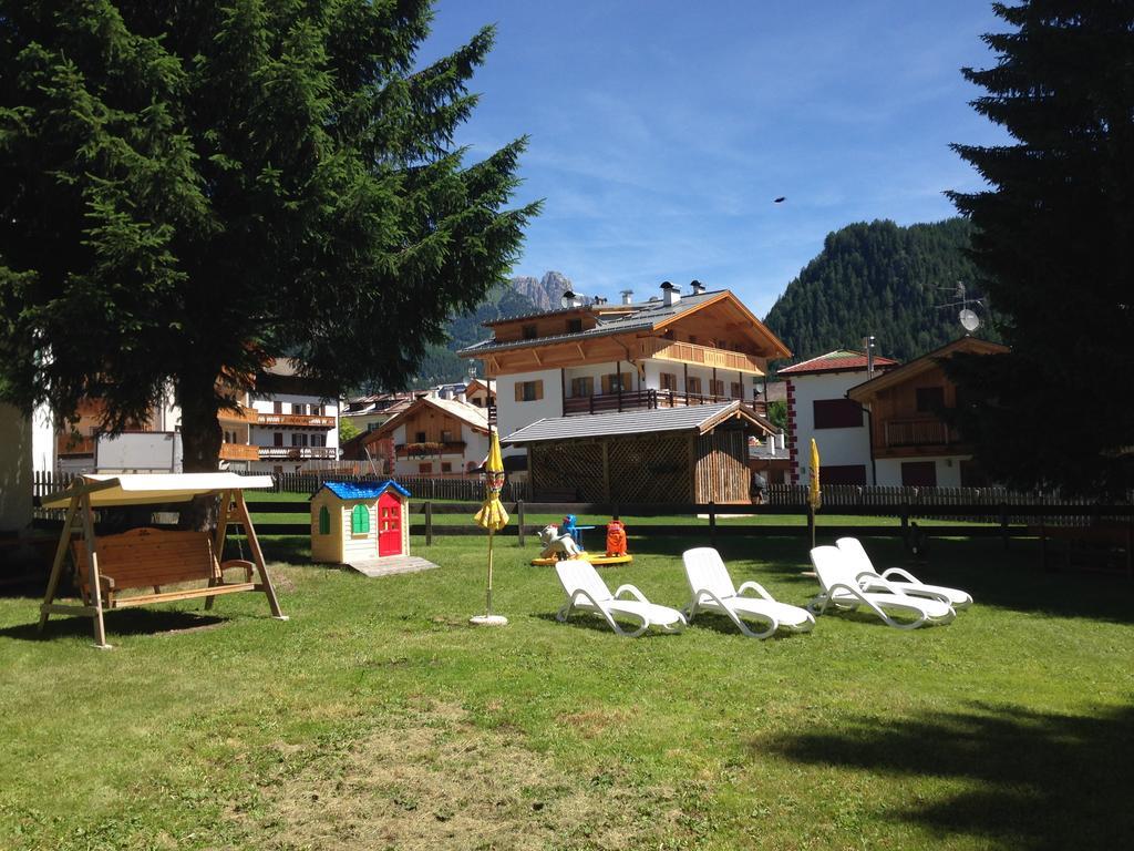 Hotel El Paster Pozza di Fassa Esterno foto