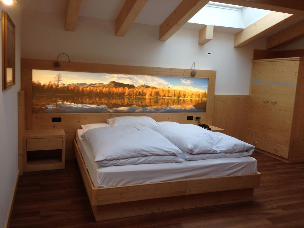 Hotel El Paster Pozza di Fassa Esterno foto