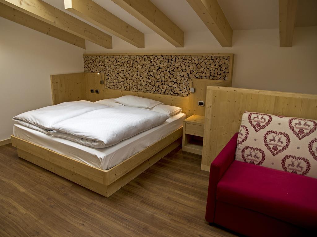 Hotel El Paster Pozza di Fassa Esterno foto
