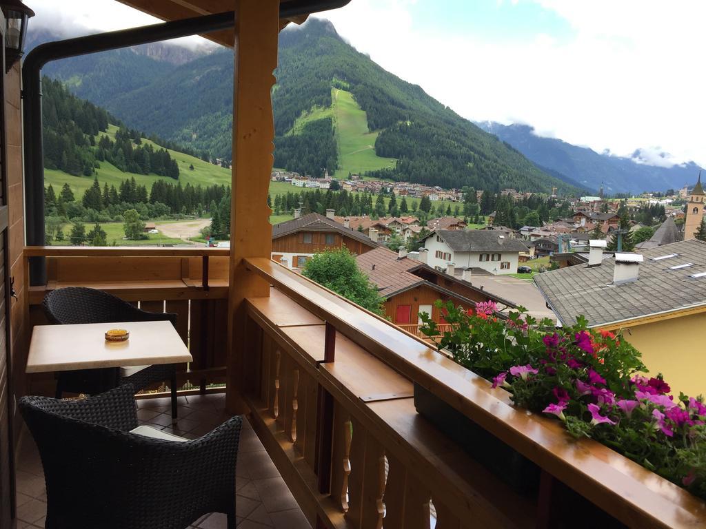 Hotel El Paster Pozza di Fassa Esterno foto