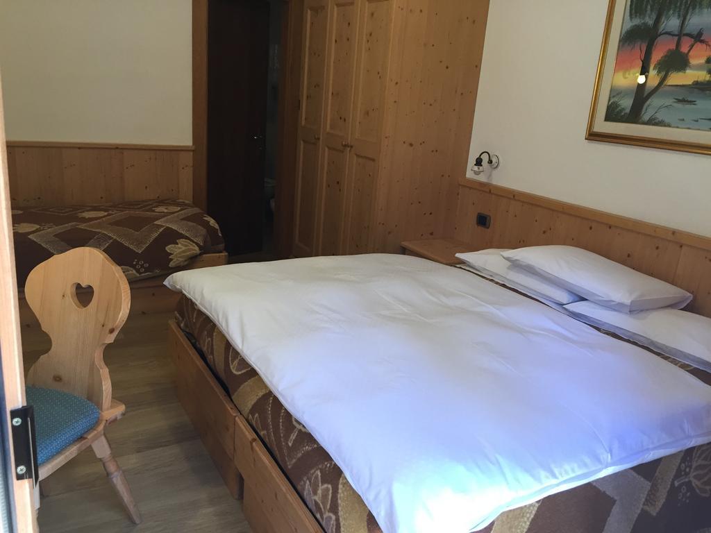 Hotel El Paster Pozza di Fassa Esterno foto