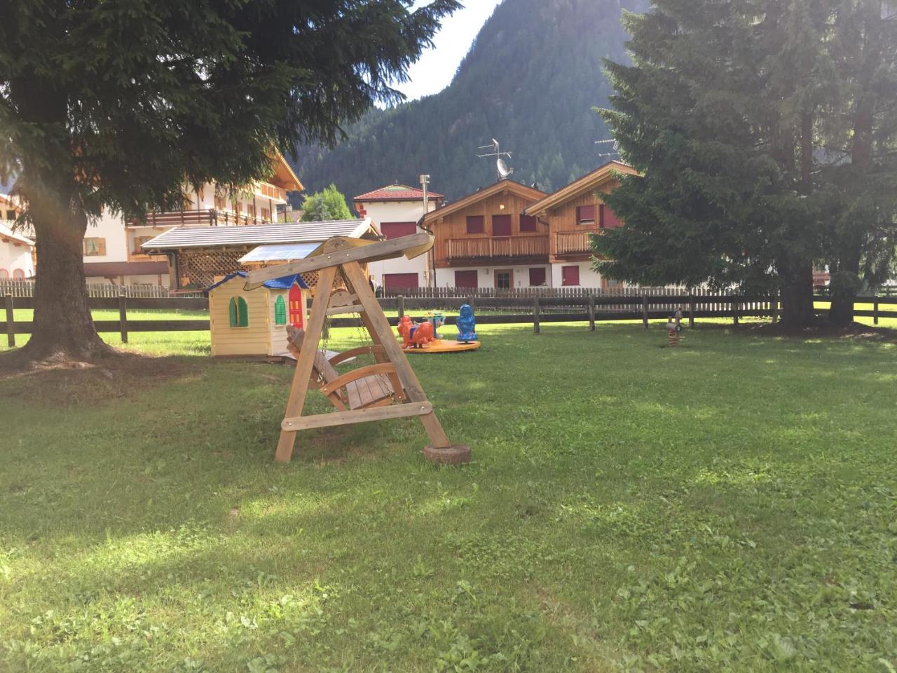 Hotel El Paster Pozza di Fassa Esterno foto
